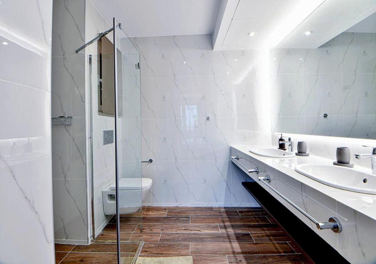 Boutique40 Luxury Apartment Athena Bagian luar foto